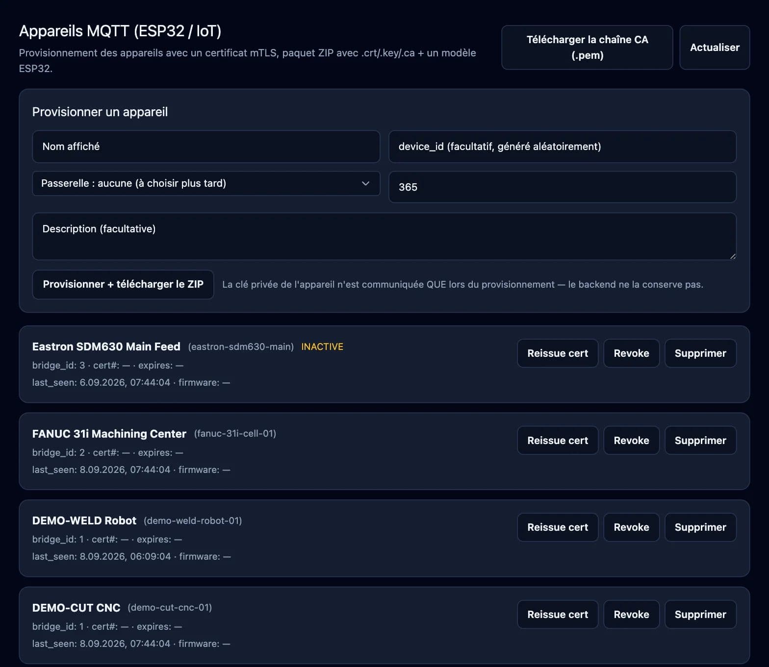 Formulaire d'enrôlement des équipements et liste des équipements avec options pour réémettre ou révoquer les certificats